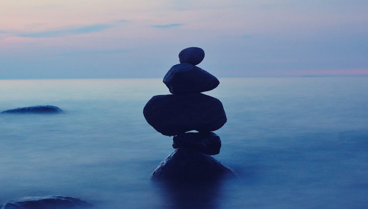 stillness-1xze6b5-750x426.jpg